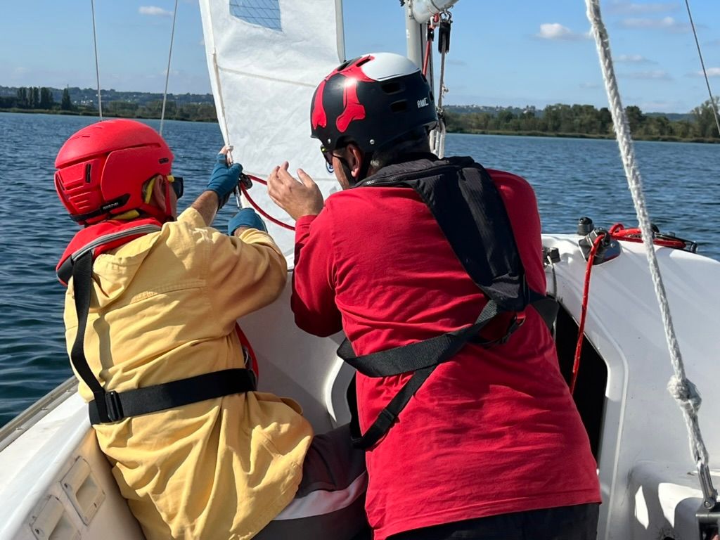 Photo de réglage voiles d'avant au toucher